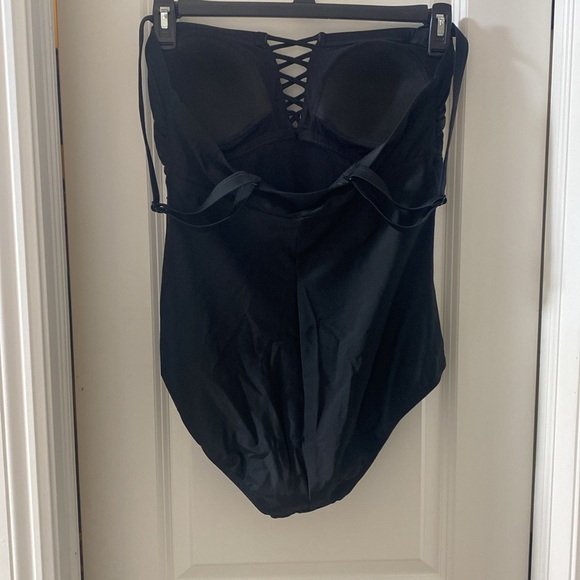 Torrid Wire-Free Lightly Lined Mid Coverage Lattice Front swimsuit - Picture 4 of 7